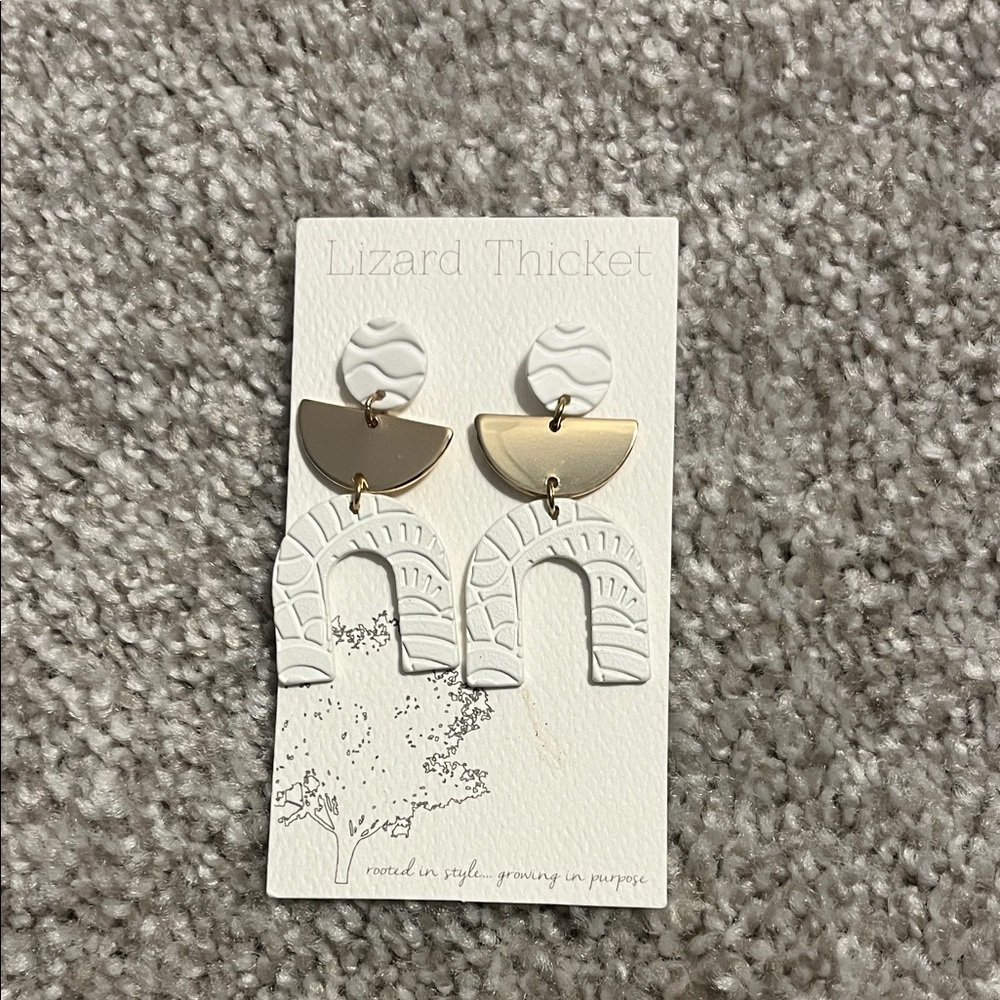 Lizard Thicket White and Gold Geometric Earrings